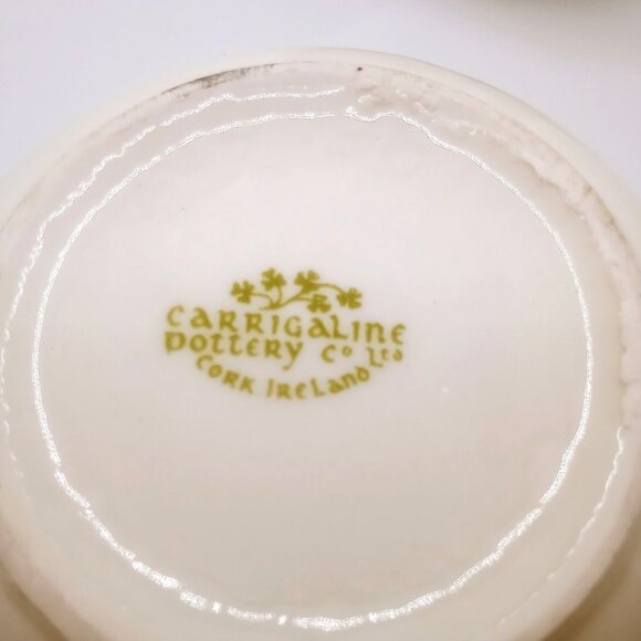 Carrigaline Pottery Co Ireland Cream Sugar Set Sword Shamrock Design 2.5" Height - Picture 7 of 9